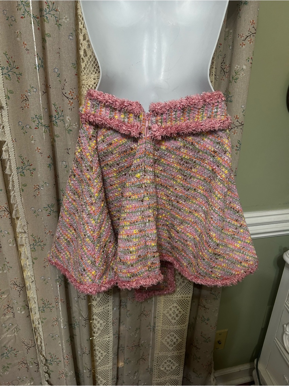Alexis Lessie Skirt Cherry Blossom Pink Tweed Fringe Mini Skirt Size S EUC - Picture 6 of 6